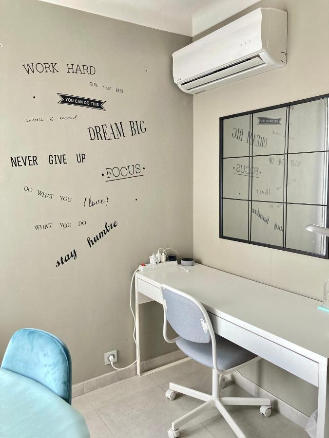 Апартаменти Nice West Cosy Flat Balcony, Near Airport, Train, Beach, Public Transport, Supermarket, Comfortable And Well Equipped Екстер'єр фото
