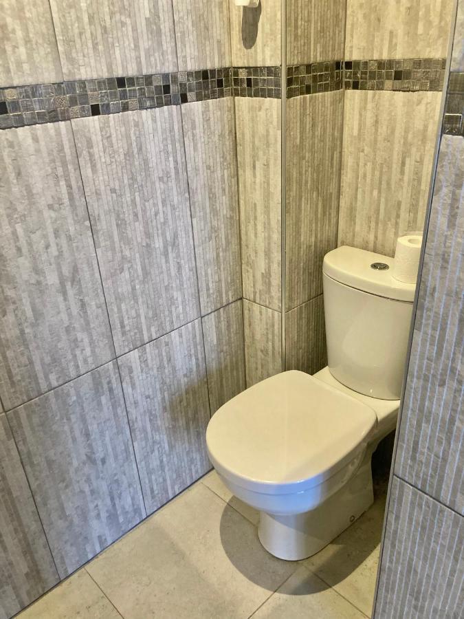 Апартаменти Nice West Cosy Flat Balcony, Near Airport, Train, Beach, Public Transport, Supermarket, Comfortable And Well Equipped Екстер'єр фото